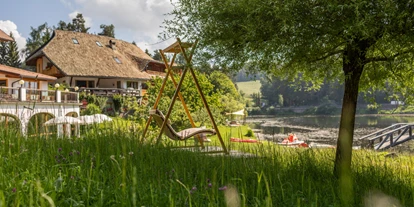 Wellnessurlaub - Pools: Schwimmteich - Völs am Schlern - Großzügiger Garten und Außenbereich - Hotel Weihrerhof