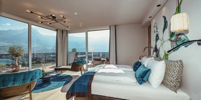 Wellnessurlaub - Umgebungsschwerpunkt: Stadt - Südtirol  - Penthouse Suite Top of Meran Premium mit 180° Aussicht auf die Kurstadt Meran und die umliegende Bergwelt, eigener finnischen Sauna und Hot Whirlpool auf der Terrasse. - La Maiena Meran Resort