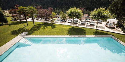 Wellnessurlaub - Außensauna - St. Walburg - Quellenhof Luxury Resort Passeier