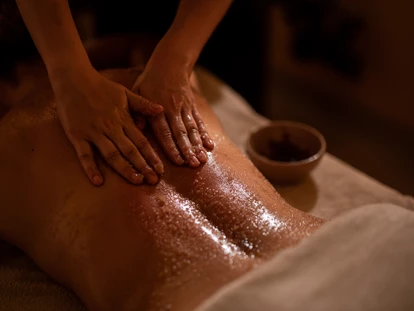 Wellnessurlaub - Shiatsu Massage - Völs am Schlern - Peeling - Sonnen Resort