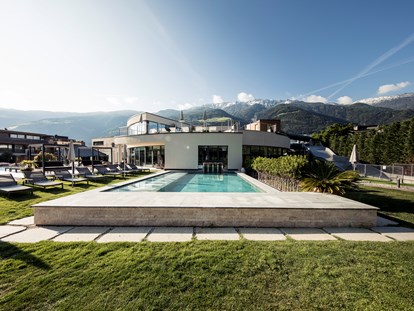 Wellnessurlaub - Pools: Infinity Pool - Lana (Trentino-Südtirol) - Sonnen Resort
