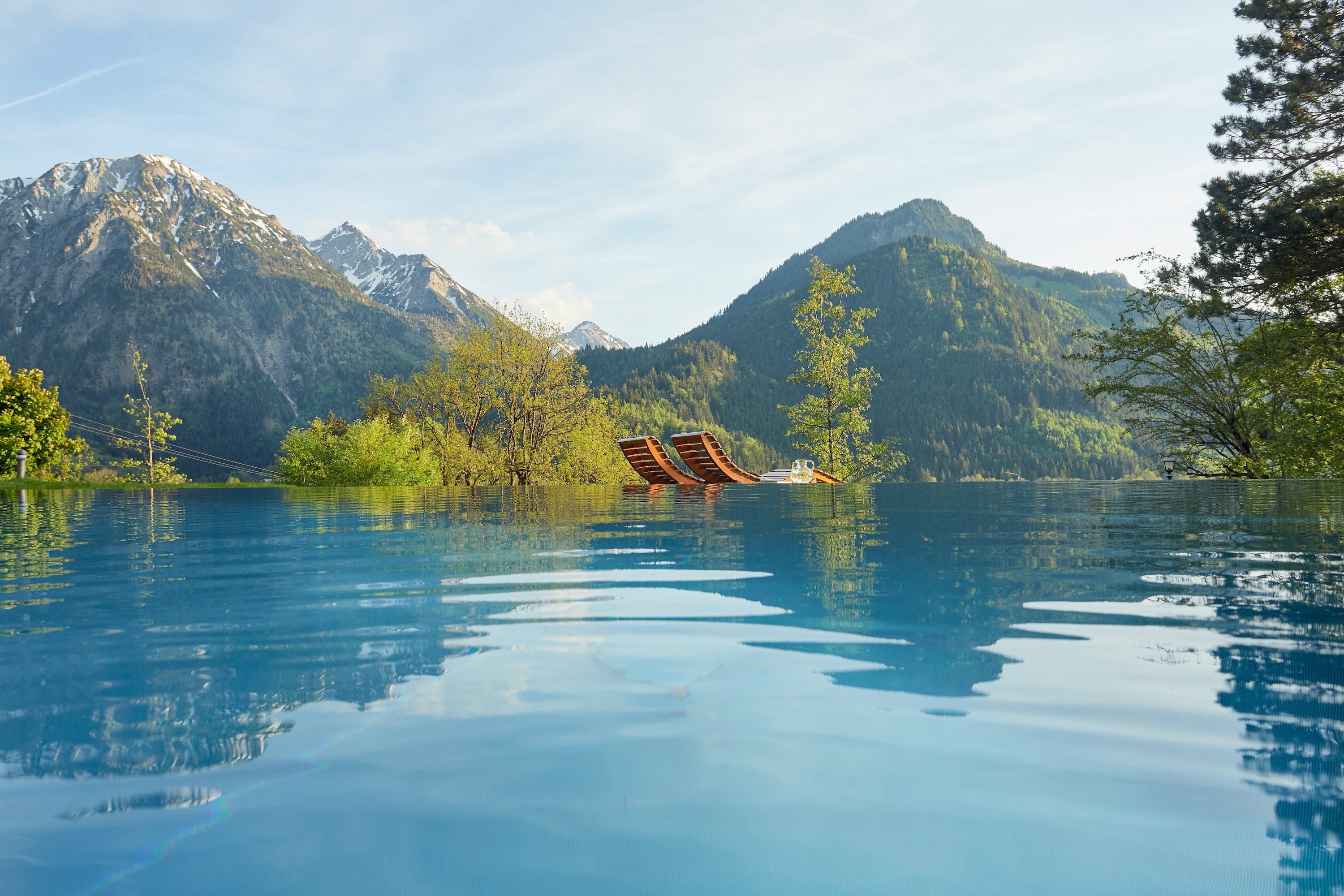 Wellnesshotel - Unser wunderbarer Infinity-Außenpool (ganzjährig) - Hotel Prinz-Luitpold-Bad