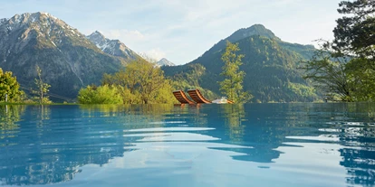 Wellnessurlaub - Pools: Außenpool beheizt - Legau - Unser wunderbarer Infinity-Außenpool (ganjährig) - Hotel Prinz-Luitpold-Bad