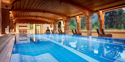 Wellnessurlaub - Hotel-Schwerpunkt: Wellness & Gesundheit - Allgäu - Unser Infinity-Innenpool mit Blick in die Berge. - Hotel Prinz-Luitpold-Bad
