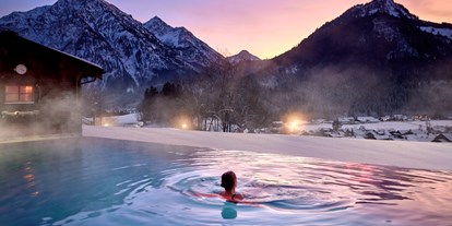 Wellnessurlaub - Pools: Infinity Pool - Allgäu - Ganzjährig beheizter Außenpool - Hotel Prinz-Luitpold-Bad