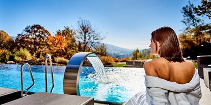 Wellnessurlaub - Rücken-Nacken-Massage - Bodenmais - Ganzjährig beheizter Infinity-Außenpool - Hotel Reinerhof ****