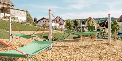 Wellnessurlaub - Whirlpool - Ostbayern - Outdoor-Spielbereich Kinder  - Hotel Zum Kramerwirt