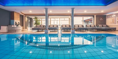 Wellnessurlaub - Pools: Innenpool - Bodenmais - Hallenbad  - Hotel Zum Kramerwirt