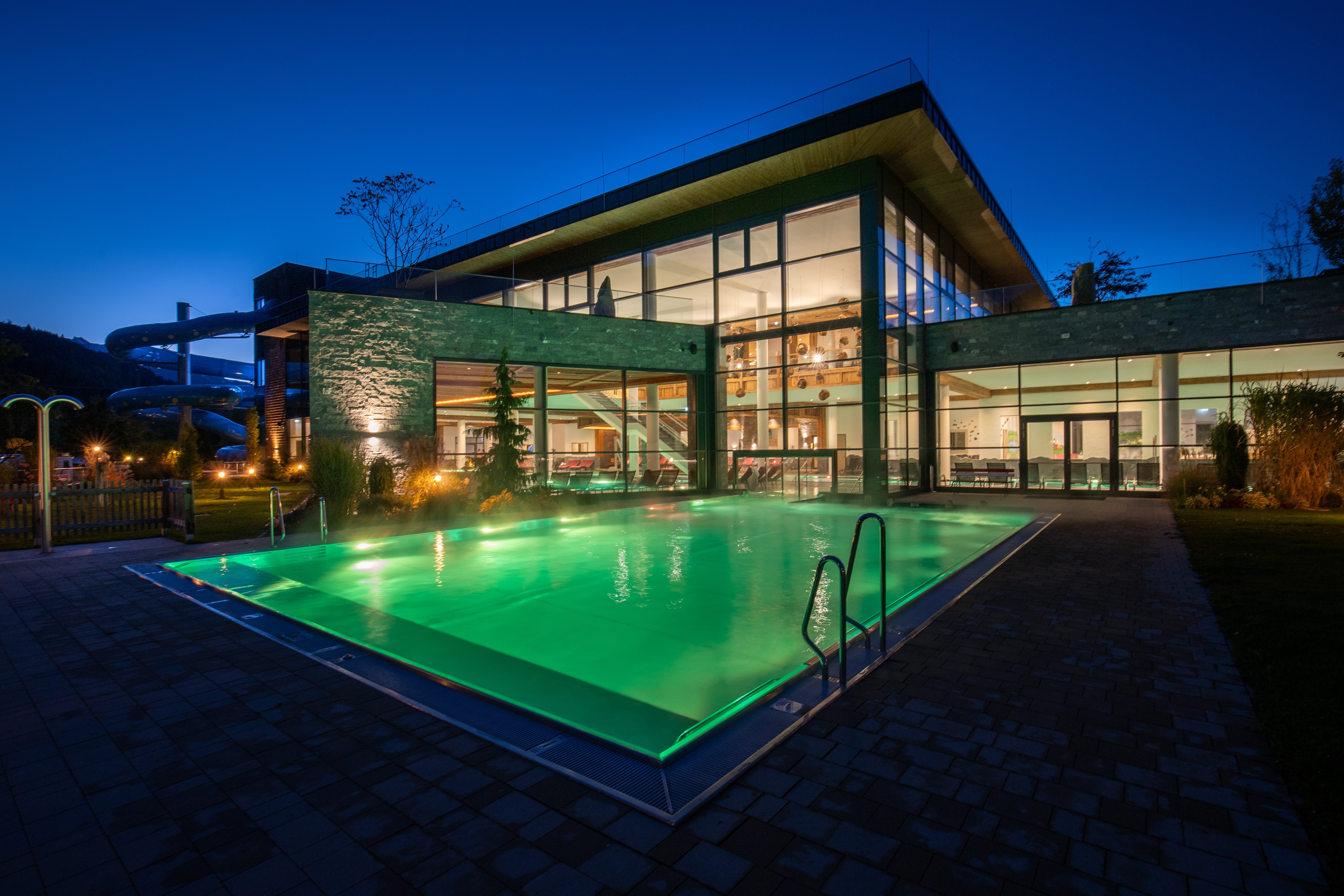 Wellnessurlaub: Badewelt Aussenansicht - Hotel Sportcamp Woferlgut