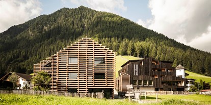 Wellnessurlaub - Preisniveau: gehoben - Lana (Trentino-Südtirol) - Außenansicht - Wanderhotel Jaufentalerhof