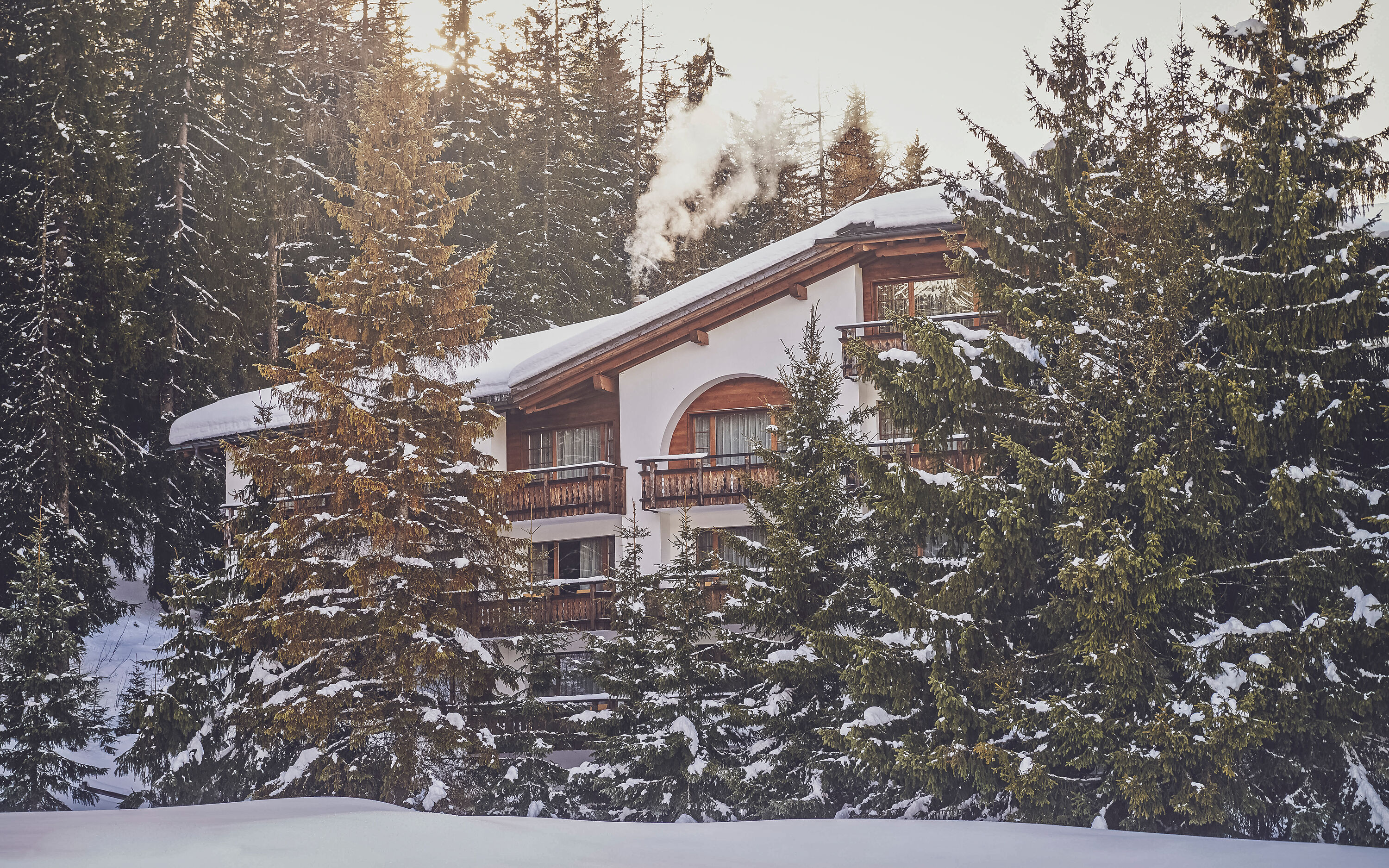 Wellnesshotel - Aussenansicht Winter - Hotel Waldhuus Davos