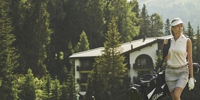 Wellnessurlaub - Parkplatz: gebührenpflichtig in Gehweite - Gaschurn - Golf - Hotel Waldhuus Davos