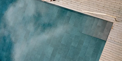 Wellnessurlaub - Pools: Außenpool beheizt - Schenna bei Meran - Hotel Schwarzschmied
