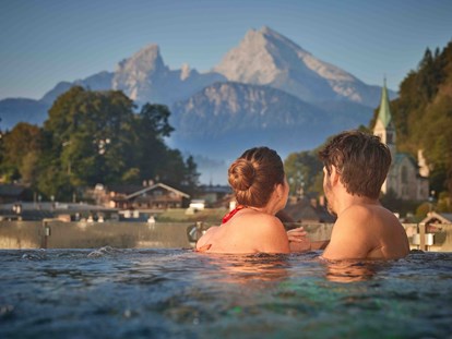 Wellnessurlaub - Umgebungsschwerpunkt: See - Kitzbühel - Genießen Sie den traumhaften Ausblick vom Außenpool heraus. - Hotel EDELWEISS Berchtesgaden