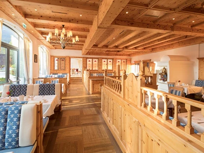 Wellnessurlaub - Ganzkörpermassage - Ullach - Restaurant in unserem Hotel mit Buffet. - Hotel EDELWEISS Berchtesgaden