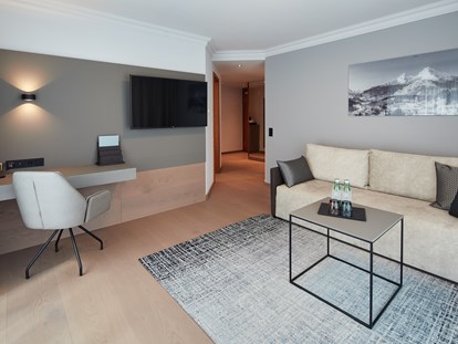 Wellnessurlaub - Umgebungsschwerpunkt: Therme - Innenausstattung unserer komfortablen Wohnzimmer. - Hotel EDELWEISS Berchtesgaden