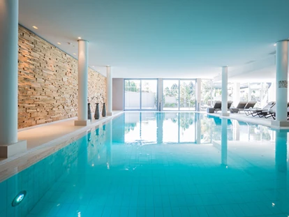 Wellnessurlaub - WLAN - Argenbühl - Indoor-Pool im Exquisit - Hotel Exquisit