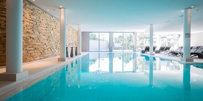 Wellnessurlaub - Parkplatz: kostenlos beim Hotel - Allgäu - Indoor-Pool im Exquisit - Hotel Exquisit
