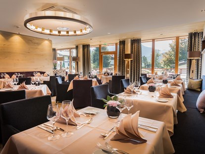 Wellnessurlaub - Pools: Innenpool - Nesselwängle - Restaurant mit Panoramablick - Hotel Exquisit