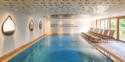 Wellnessurlaub - Hotel-Schwerpunkt: Wellness & Romantik - Schwangau - Hallenbad im Staudacherhof - Staudacherhof