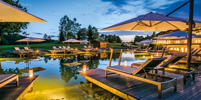 Wellnessurlaub - Pools: Schwimmteich - Osterhofen - Wellness & SPA Resort Mooshof