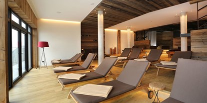 Wellnessurlaub - Nuad Thai Yoga Körperarbeit - Bodenmais - Panorama-Ruheraum - Wellness Hotel Zum Bräu