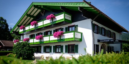 Wellnessurlaub - Weilheim in Oberbayern - Außenansicht Sommer
 - Landhaus am Stein