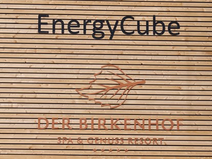 Wellnessurlaub - Kräutermassage - Chamerau - Nachhaltigkeit durch eigenes Blockheizkraftwerk mit Holz aus eigenem Wald - Der Birkenhof Spa & Genuss Resort