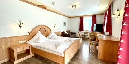 Wellnessurlaub - Hotel-Schwerpunkt: Wellness & Gesundheit - Grießen (Leogang) - Doppelzimmer Bischofswiesen - Naturhotel Reissenlehen