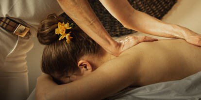 Wellnessurlaub - Flattendorf - Klassische Massage - Vulkanlandhotel Legenstein