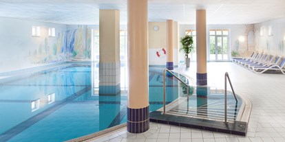 Wellnessurlaub - Rücken-Nacken-Massage - Arnschwang - Innenpool - Hotel Ahornhof