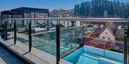 Wellnessurlaub - Pools: Außenpool beheizt - Oberpfalz - Sky Spa Terrasse  - Wellnesshotel Sternwirt "Das Wellnesshotel zwischen Nürnberg und Amberg"