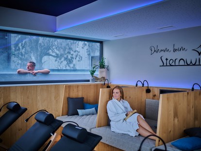 Wellnessurlaub - Pools: Infinity Pool - Sterngucker im Sky Spa  - Wellnesshotel Sternwirt "Das Wellnesshotel zwischen Nürnberg und Amberg"