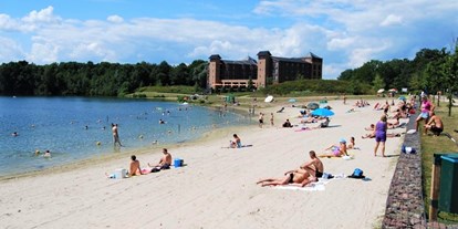 Wellnessurlaub - Parkplatz: kostenlos in Gehweite - Niederlande - Strand am See  | Parkhotel Horst - Parkhotel Horst