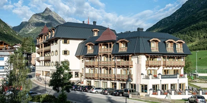 Wellnessurlaub - Hotel-Schwerpunkt: Wellness & Natur - Rehmen - Fluchthorn Sommer - Alpenresort Fluchthorn