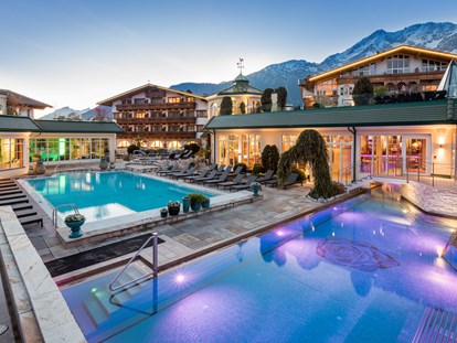 Wellnessurlaub - Preisniveau: exklusiv - Outdoor Pools - Alpenresort Schwarz