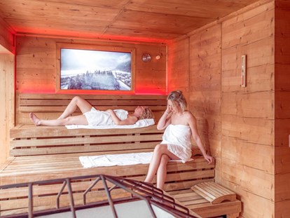 Wellnessurlaub - zustellbare Kinderbetten - Bad Häring - Panoramasauna mit Aufgüssen - Alpin Family Resort Seetal****s