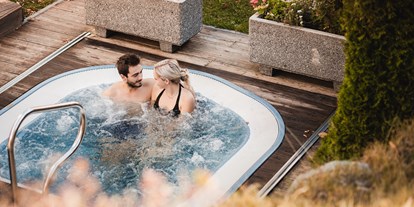 Wellnessurlaub - Pools: Infinity Pool - Kühtai - Whirlpool - Alpine Hotel Resort Goies