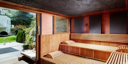 Wellnessurlaub - Rücken-Nacken-Massage - Ladis - Außensauna - Alpine Hotel Resort Goies