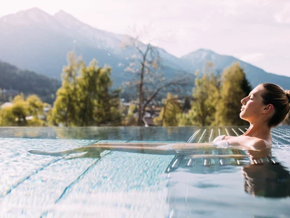 Wellnessurlaub - Bettgrößen: Queen Size Bett - Obergarten - Alpin Resort Sacher Seefeld - Tirol