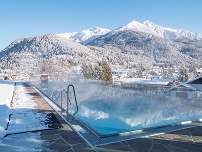 Wellnessurlaub - Pools: Schwimmteich - Kühtai - Alpin Resort Sacher Seefeld - Tirol