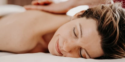 Wellnessurlaub - Hotel-Schwerpunkt: Wellness & Beauty - Ilmmünster - Massage - Der Eisvogel - Wellness- & Genusshotel