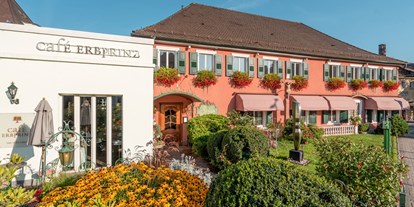 Wellnessurlaub - Ganzkörpermassage - Bad Wildbad im Schwarzwald - Außenansicht des Hotel Erbprinz - Hotel Erbprinz