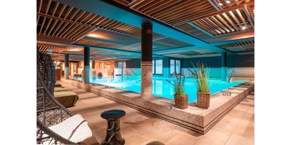 Wellnessurlaub - Pools: Infinity Pool - Bühlertal - großzügiger Indoor Pool - Hotel Erbprinz