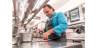 Wellnessurlaub - Lomi Lomi Nui - Grafenau (Böblingen) - Küchendirektor Ralph Knebel ( 1 Michelin Stern, 17 Punkte Gault Millau) - Hotel Erbprinz