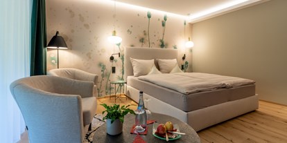 Wellnessurlaub - Bettgrößen: Queen Size Bett - Enzklösterle - Doppelzimmer Design Tannenwipfel - Genusshotel Sackmann
