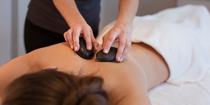 Wellnessurlaub - Rücken-Nacken-Massage - Niederrieden - Park SPA - Parkhotel Jordanbad