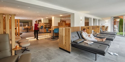 Wellnessurlaub - Wirbelsäulenmassage - Dauchingen - Relax-Bereich - Erfurth´s Bergfried Ferien & Wellnesshotel