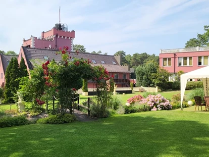 Wellnessurlaub - Rücken-Nacken-Massage - Zühlsdorf - Hochzeitswiese - The Lakeside Burghotel zu Strausberg