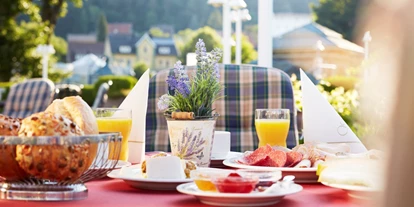 Wellnessurlaub - Bettgrößen: Doppelbett - Frielendorf - Frühstück auf der Terrasse - Göbel's Hotel AquaVita